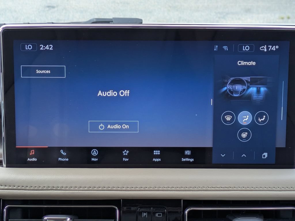 Used 2022 Lincoln Nautilus Reserve AWD/4WD image 19