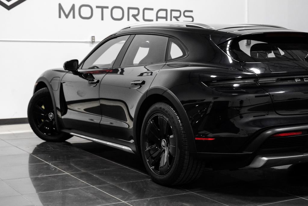 Used 2023 Porsche Taycan 4 Cross Turismo image 15