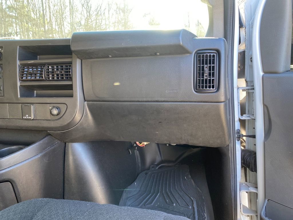 Used 2020 GMC Savana 2500 w/ Driver Convenience Package image 29