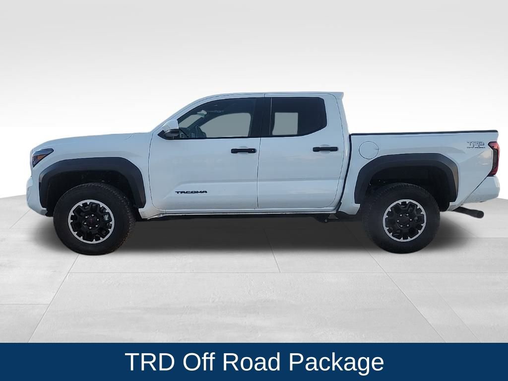 Used 2025 Toyota Tacoma TRD Off-Road image 2