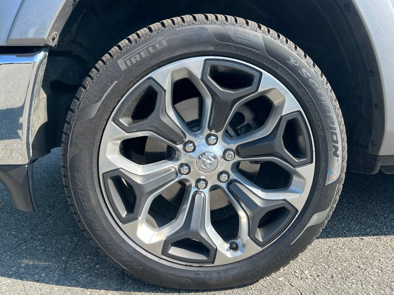 Used 2019 RAM 1500 Limited AWD/4WD image 8