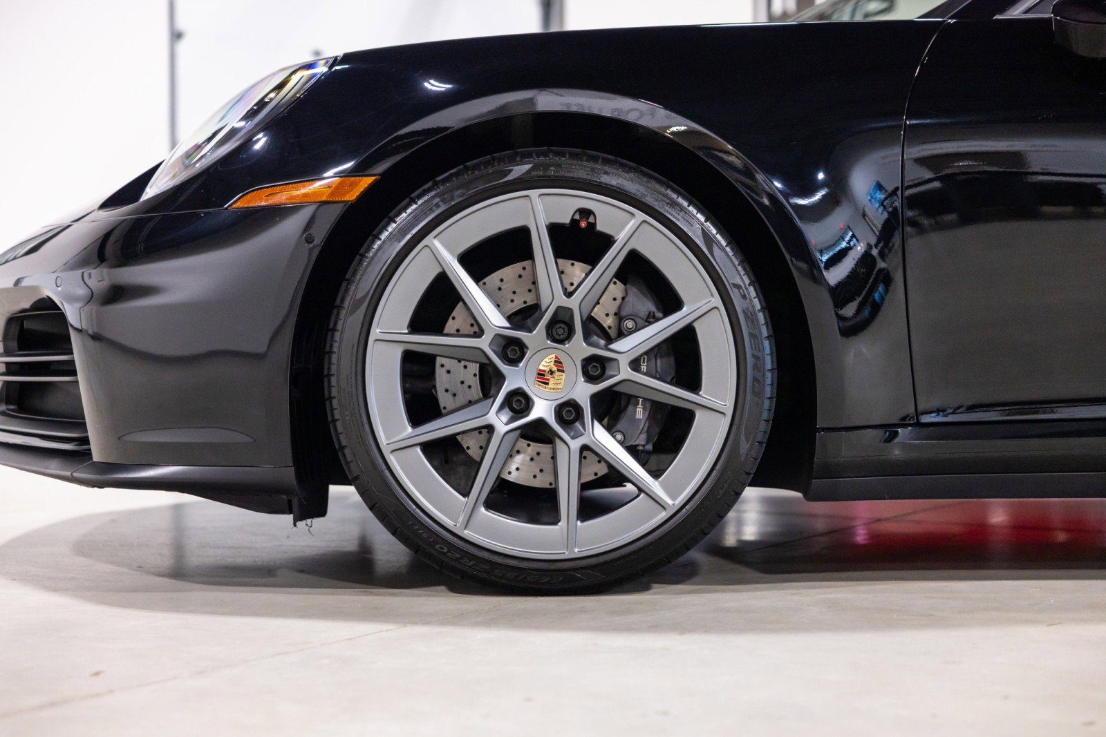 Used 2025 Porsche 911 Carrera RWD image 18