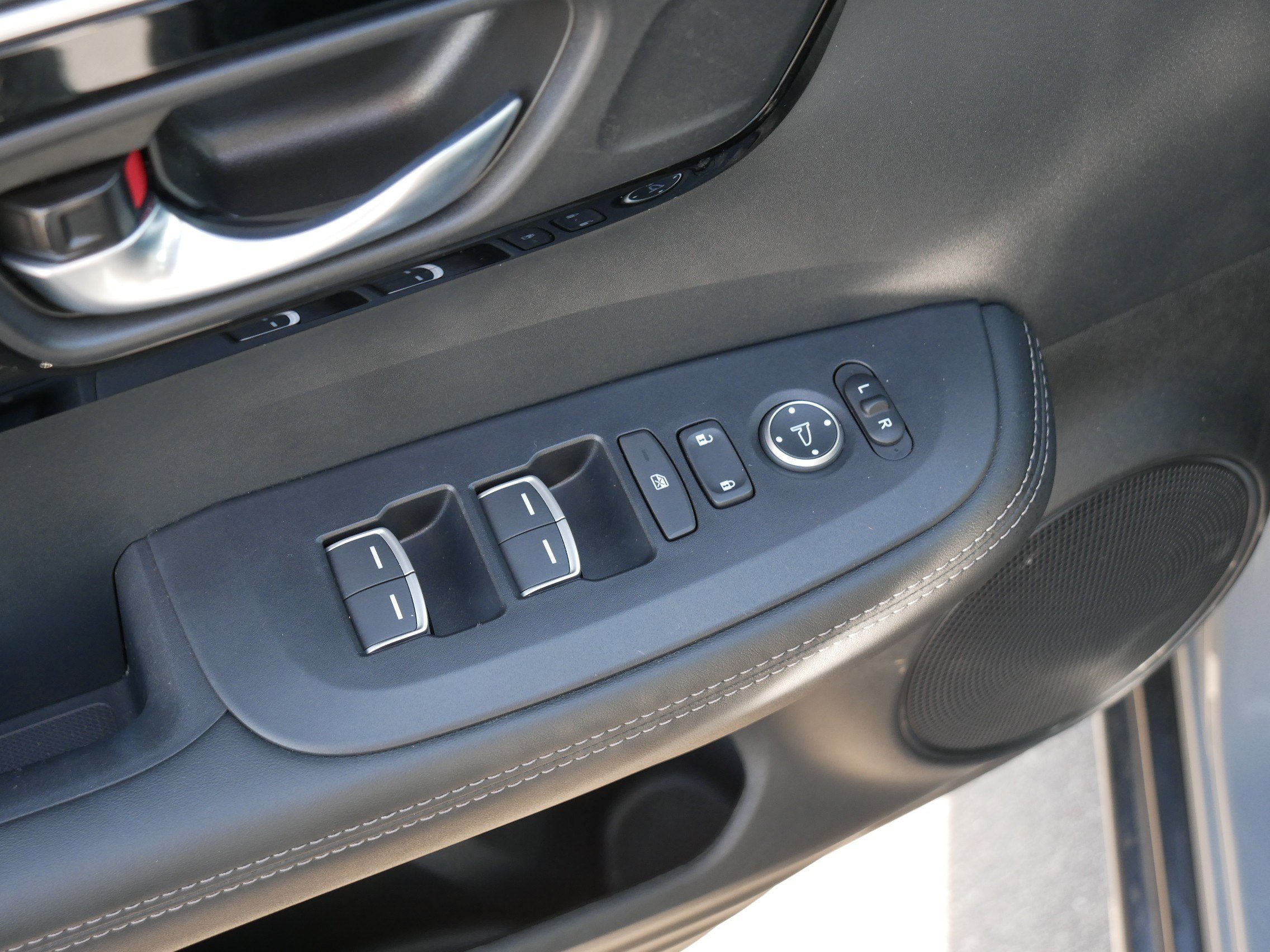 Certified 2025 Acura ADX AWD image 19