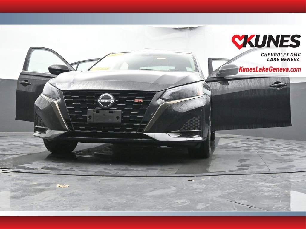Used 2024 Nissan Altima 2.5 SR FWD image 57