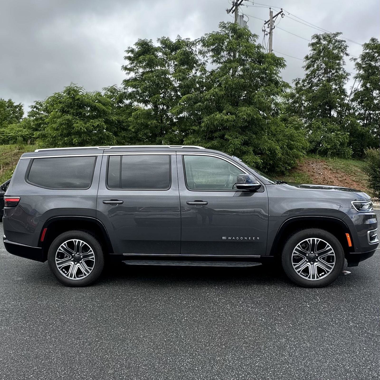 Used 2024 Jeep Wagoneer Series II w/ Flexible Seating Group image 6