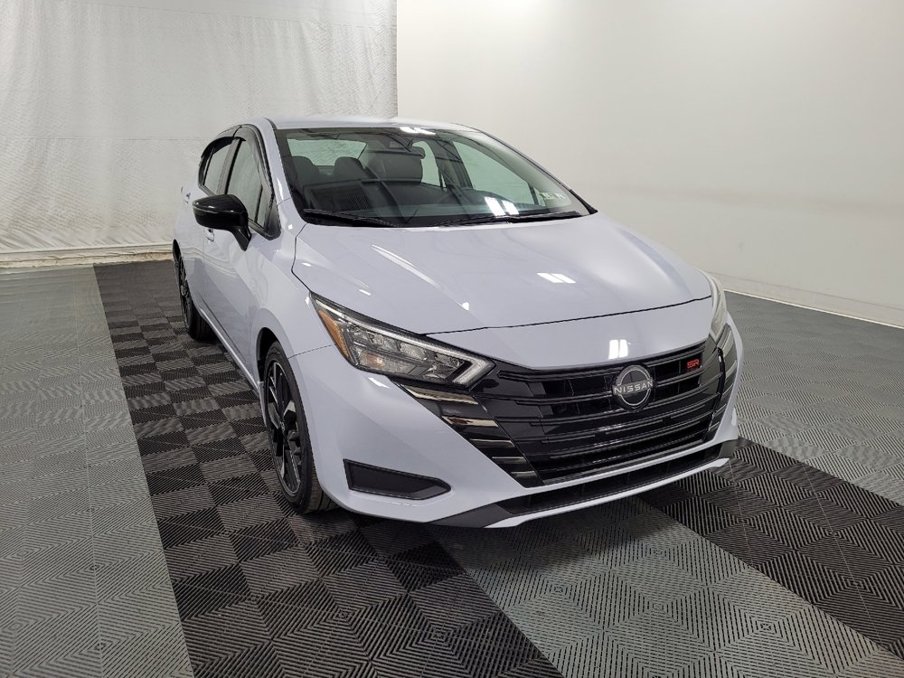 Used 2023 Nissan Versa SR w/ Trunk Package image 13