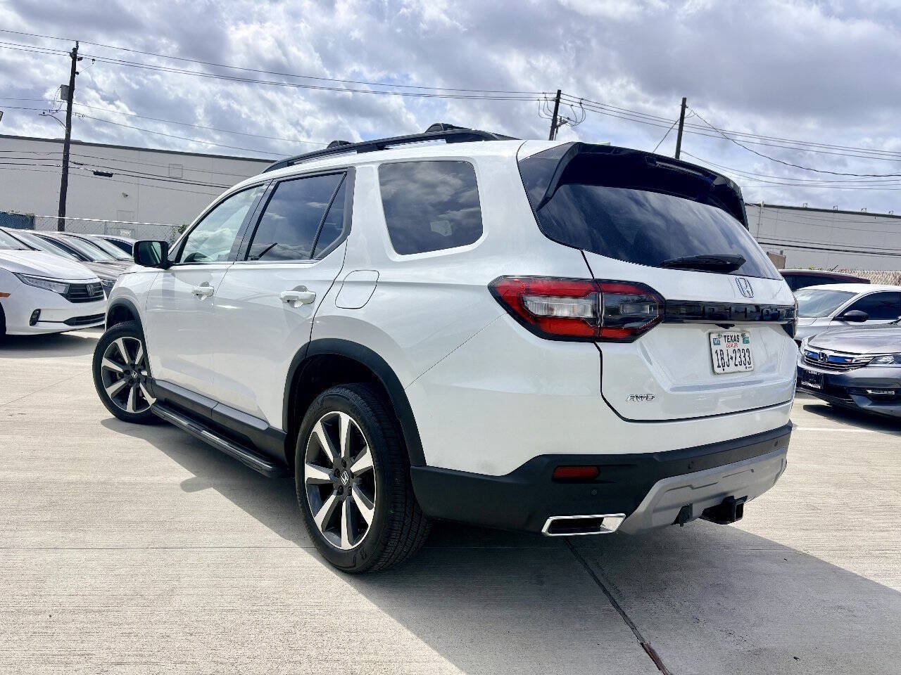 Used 2024 Honda Pilot Elite image 8