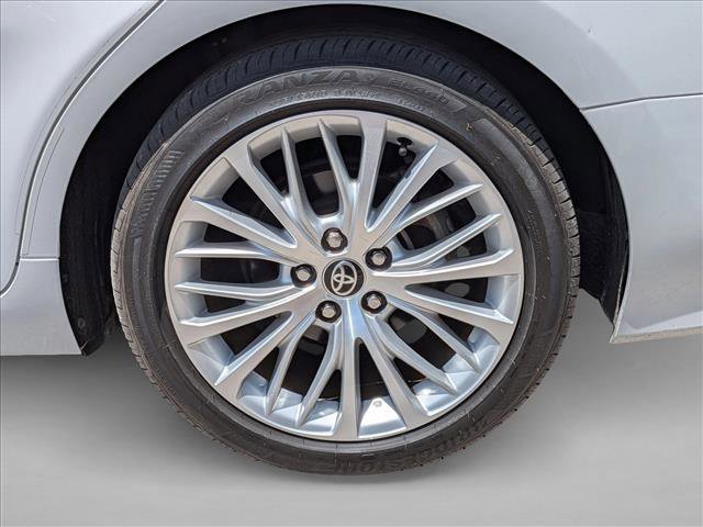 Used 2020 Toyota Camry XLE FWD video 3