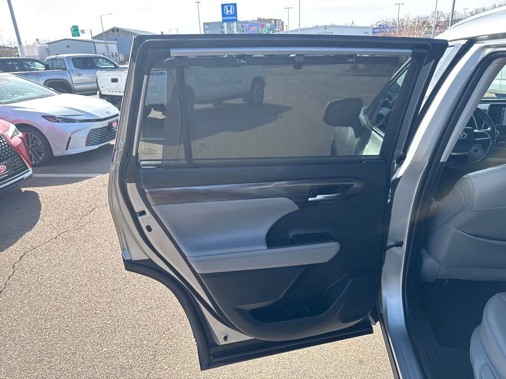 Used 2021 Toyota Highlander Limited AWD/4WD image 42