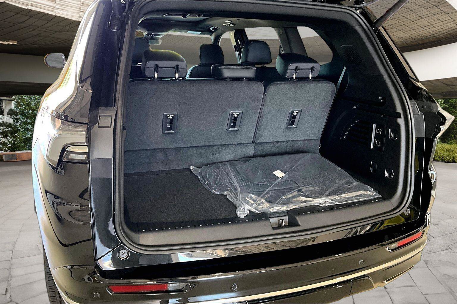 New 2026 Buick Enclave Avenir w/ Super Cruise Package FWD image 5