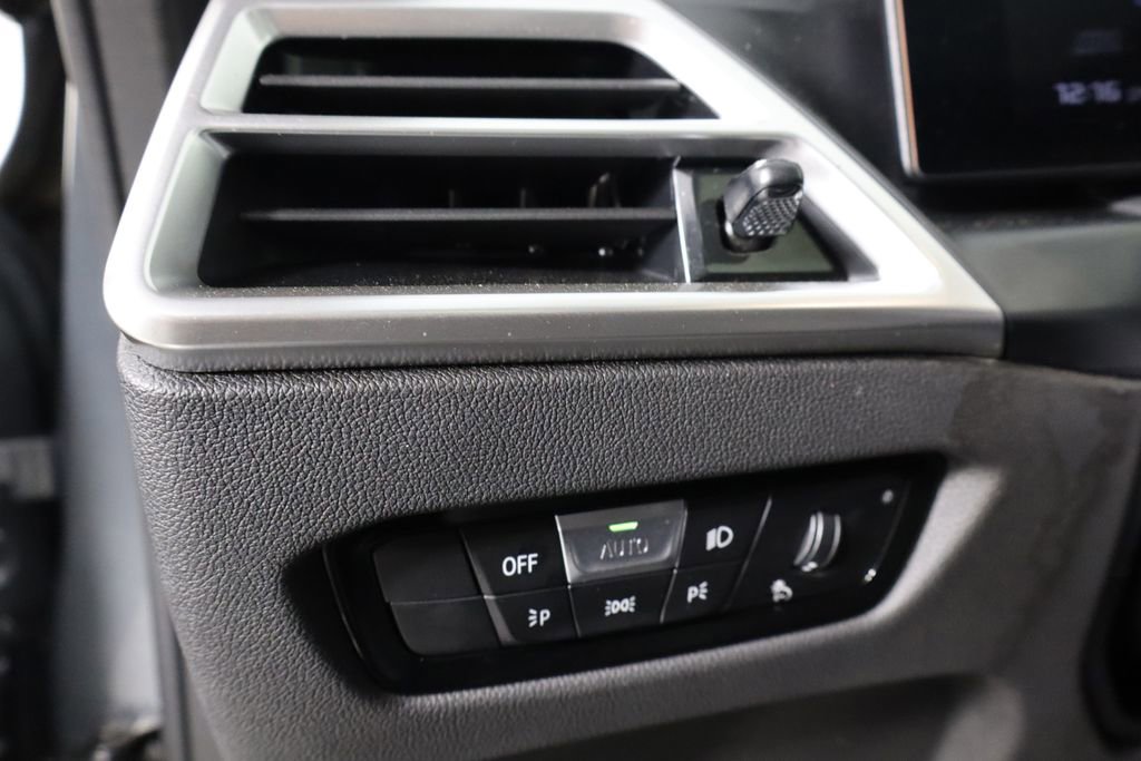 Used 2025 BMW M2 image 16