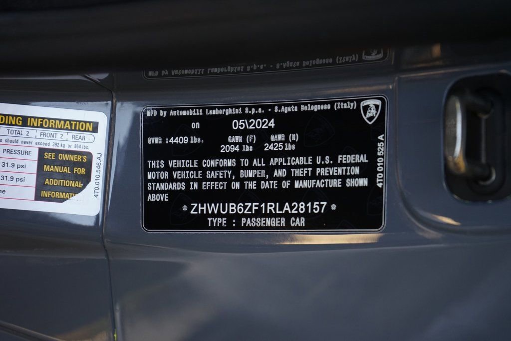 Used 2024 Lamborghini Huracan Tecnica image 32