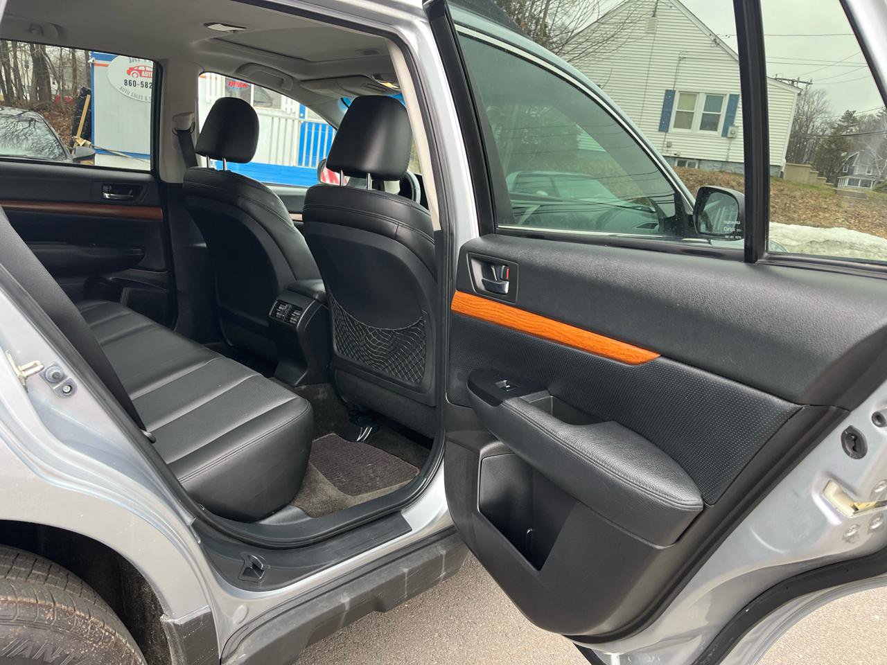 Used 2013 Subaru Outback 2.5i Limited w/ Moonroof Pkg AWD/4WD image 22