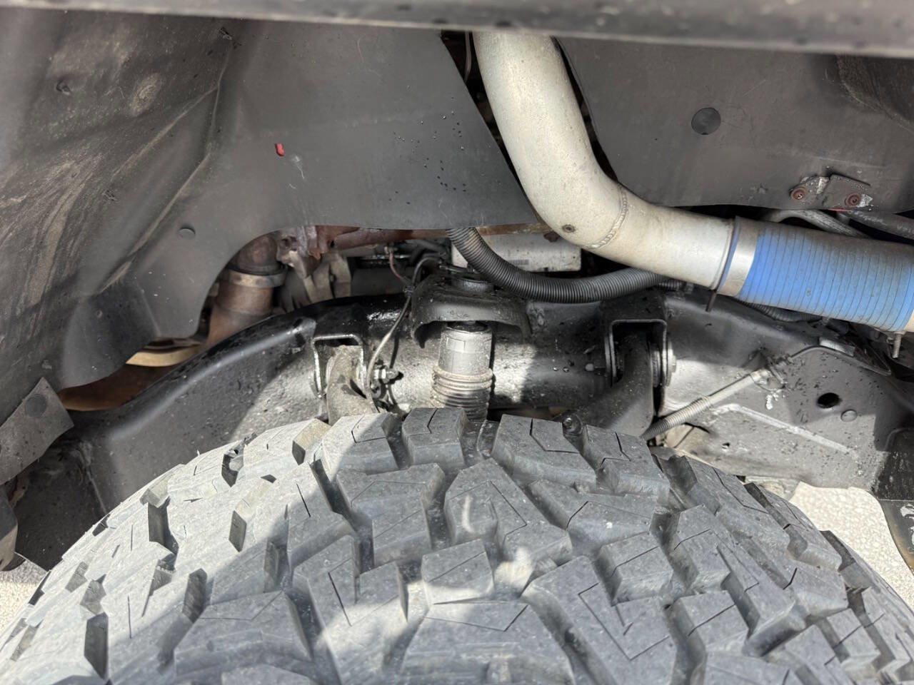 Used 2004 HUMMER H2 image 10