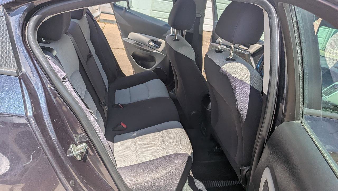 Used 2014 Chevrolet Cruze LS FWD image 13