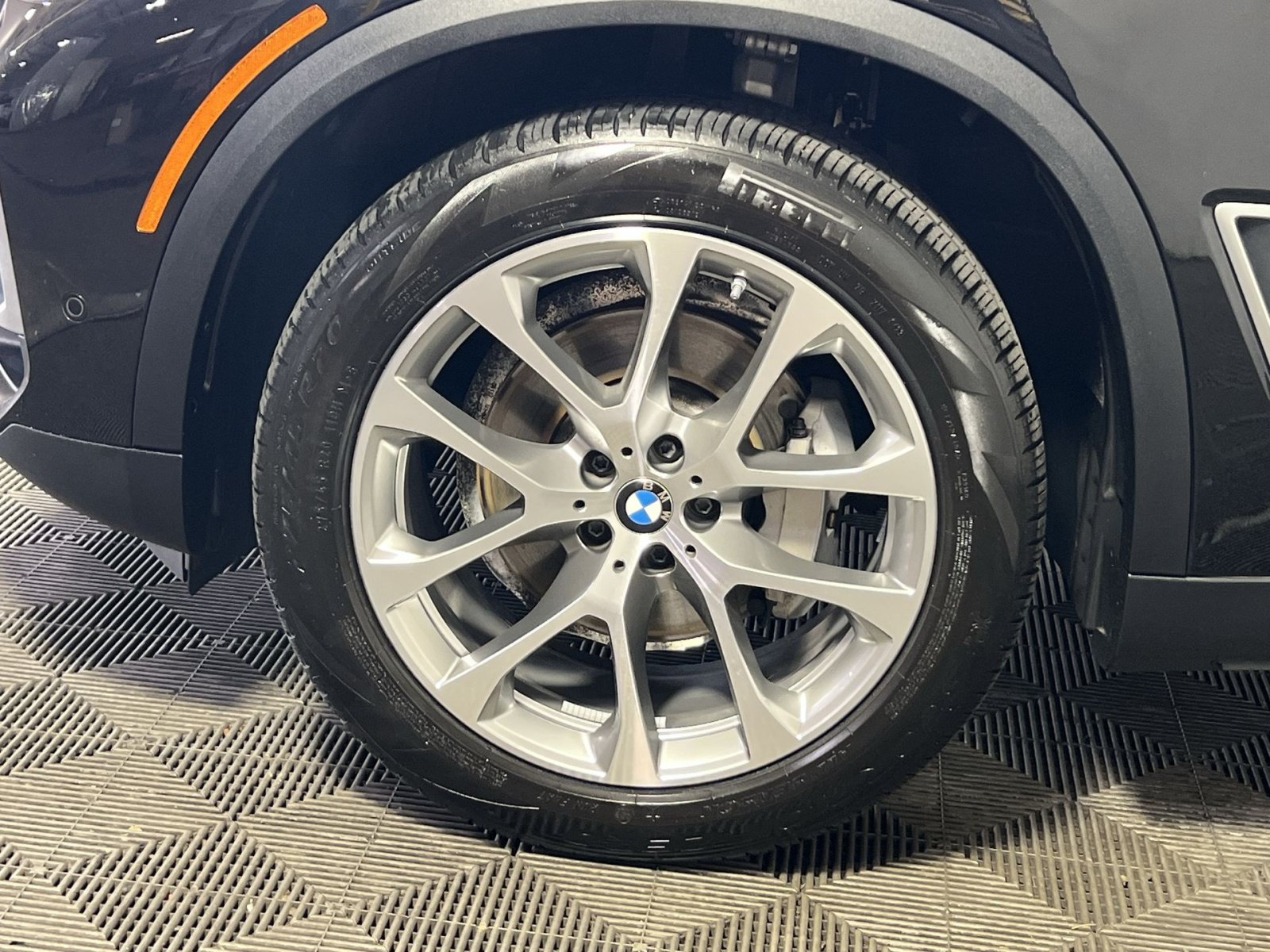 Used 2023 BMW X5 xDrive40i w/ Premium Package AWD/4WD image 13
