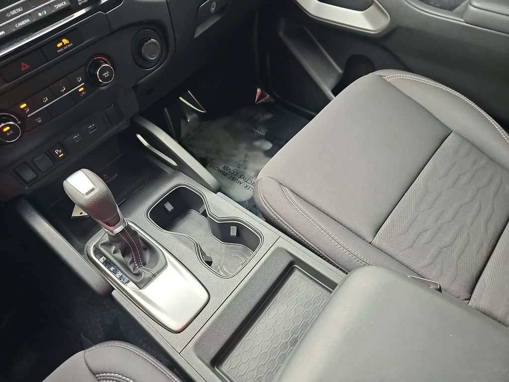 Used 2022 Nissan Frontier SV w/ Technology Package RWD image 25