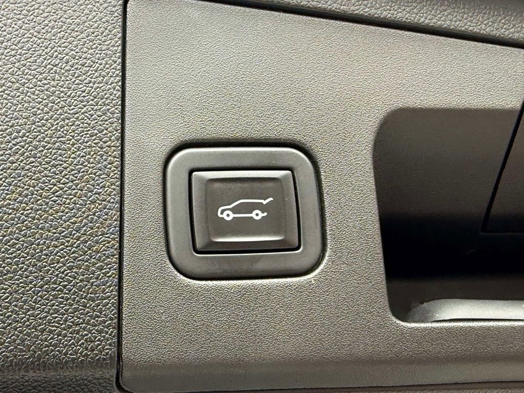 Used 2020 Cadillac XT4 Sport AWD/4WD image 18