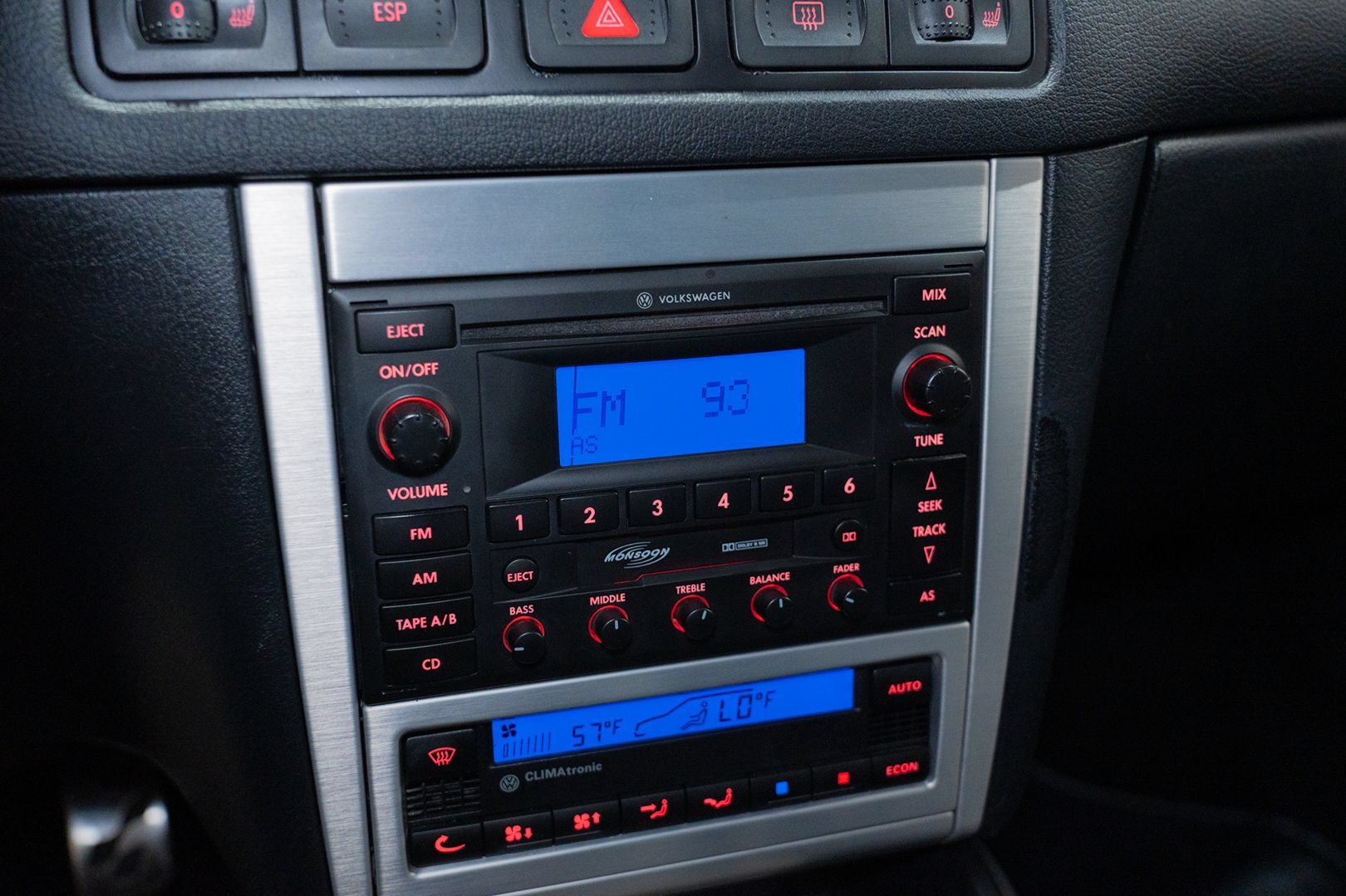 Used 2004 Volkswagen R32 AWD/4WD image 37