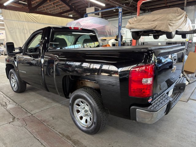 Used 2011 Chevrolet Silverado 1500 W/T w/ LS Package RWD image 2