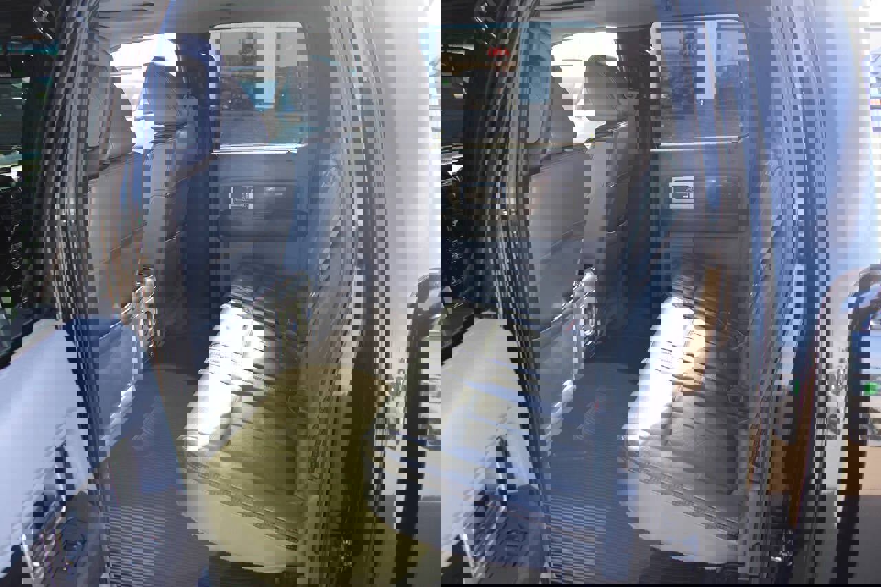 Used 2011 Ford F150 Platinum AWD/4WD image 9