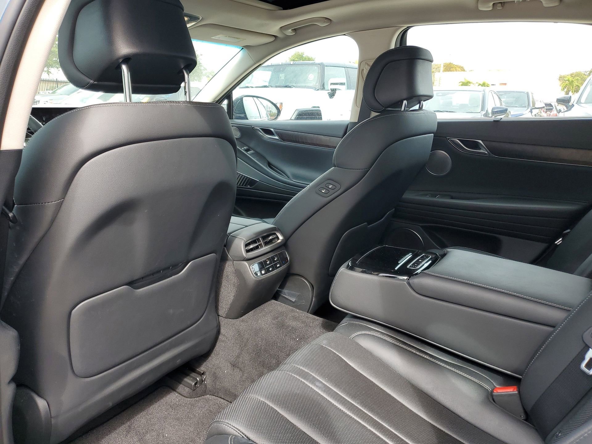 Used 2022 Genesis G80 2.5T w/ Prestige Package image 11