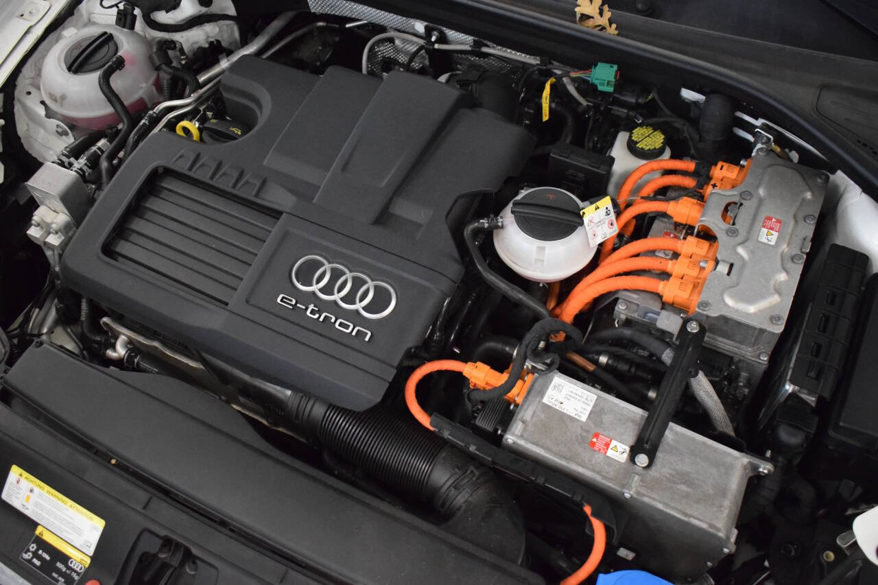 Used 2017 Audi A3 e-tron Premium FWD image 62