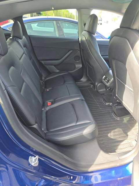 Used 2021 Tesla Model Y Long Range image 8