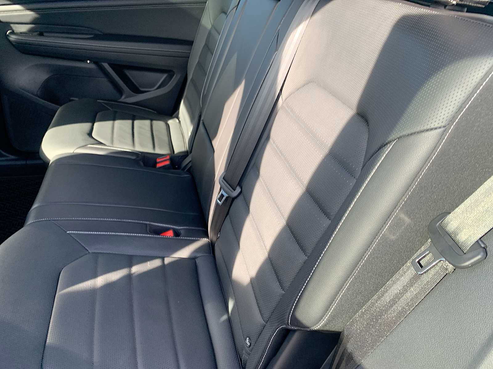 Used 2024 Volkswagen Atlas Cross Sport SEL image 25