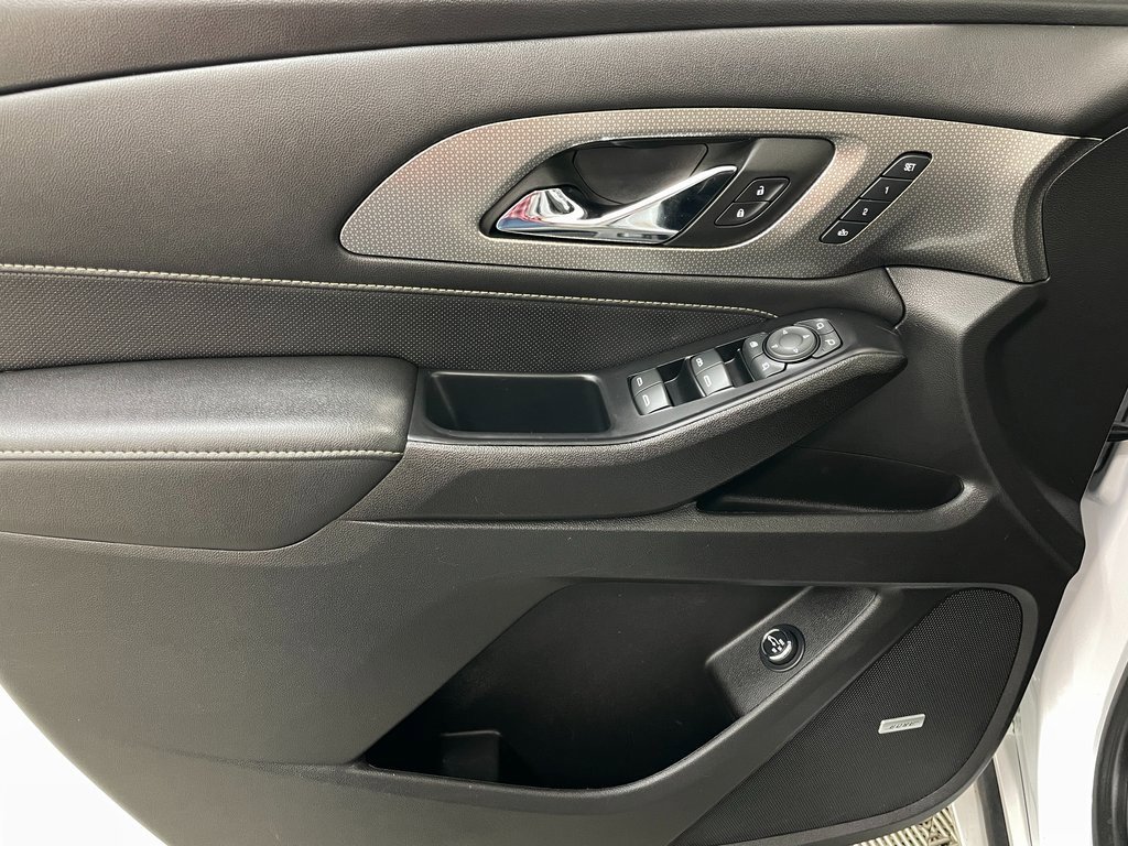 Certified 2023 Chevrolet Traverse Premier w/ LPO, Floor Liner Package image 30
