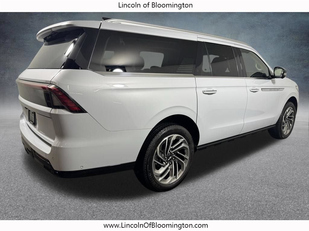 Certified 2025 Lincoln Navigator L Reserve AWD/4WD image 8