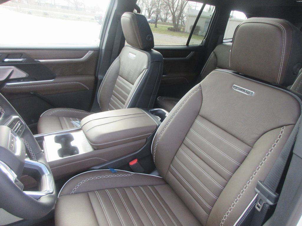 New 2026 GMC Acadia Denali Ultimate AWD/4WD image 13