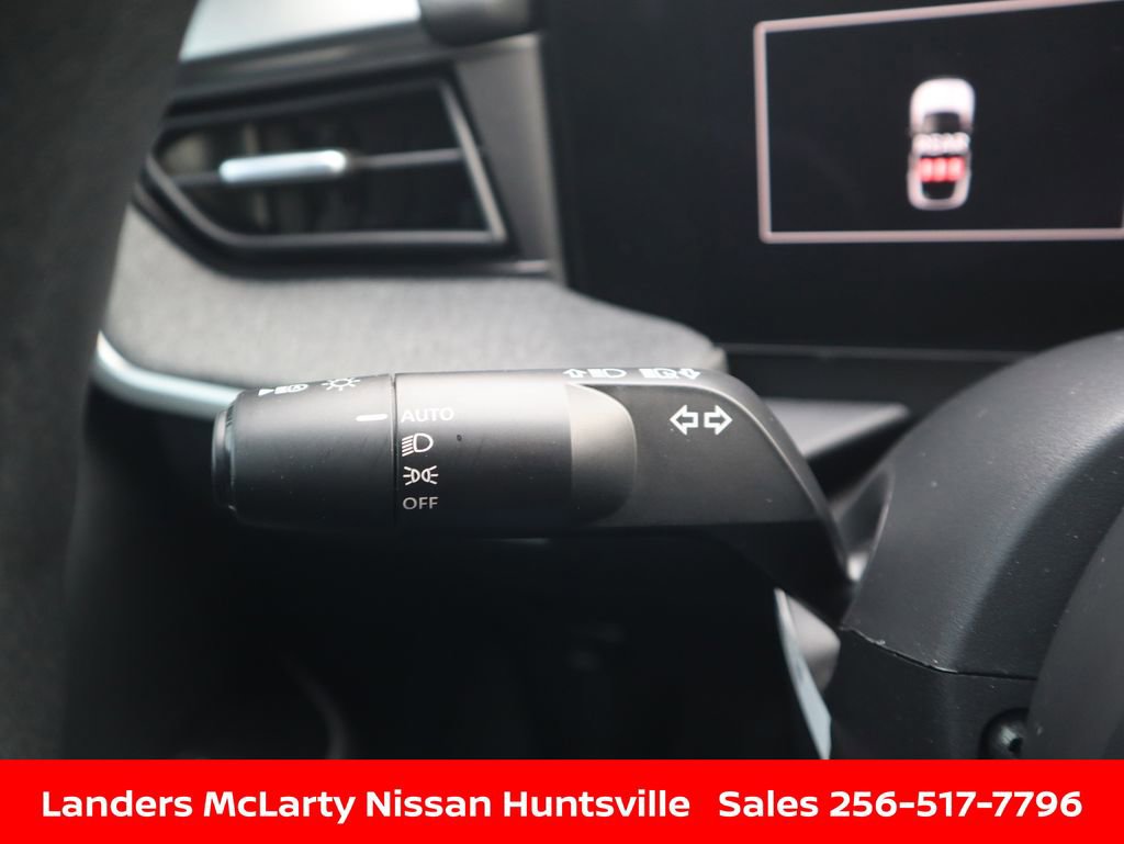 Used 2025 Nissan Kicks SV image 24