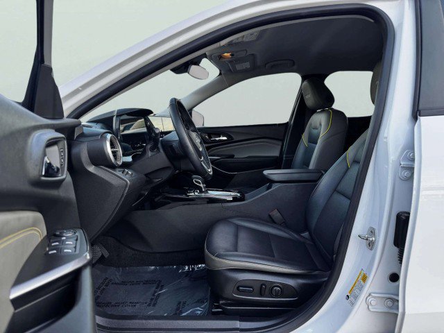 Used 2024 Chevrolet Trax ACTIV w/ Driver Confidence Package image 16