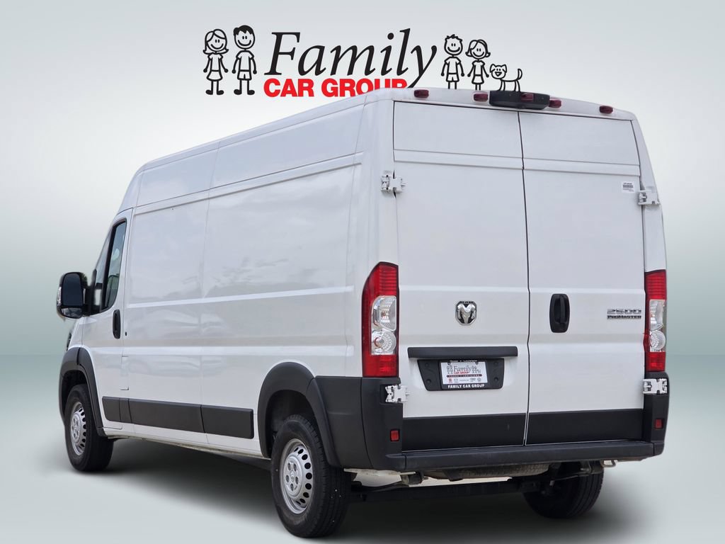 Used 2025 RAM ProMaster 2500 w/ Convenience Group FWD image 3
