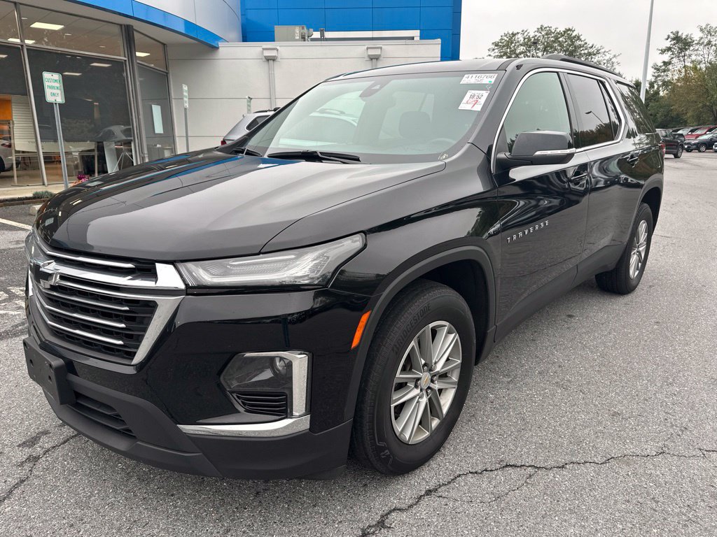 Used 2023 Chevrolet Traverse LT AWD/4WD image 1