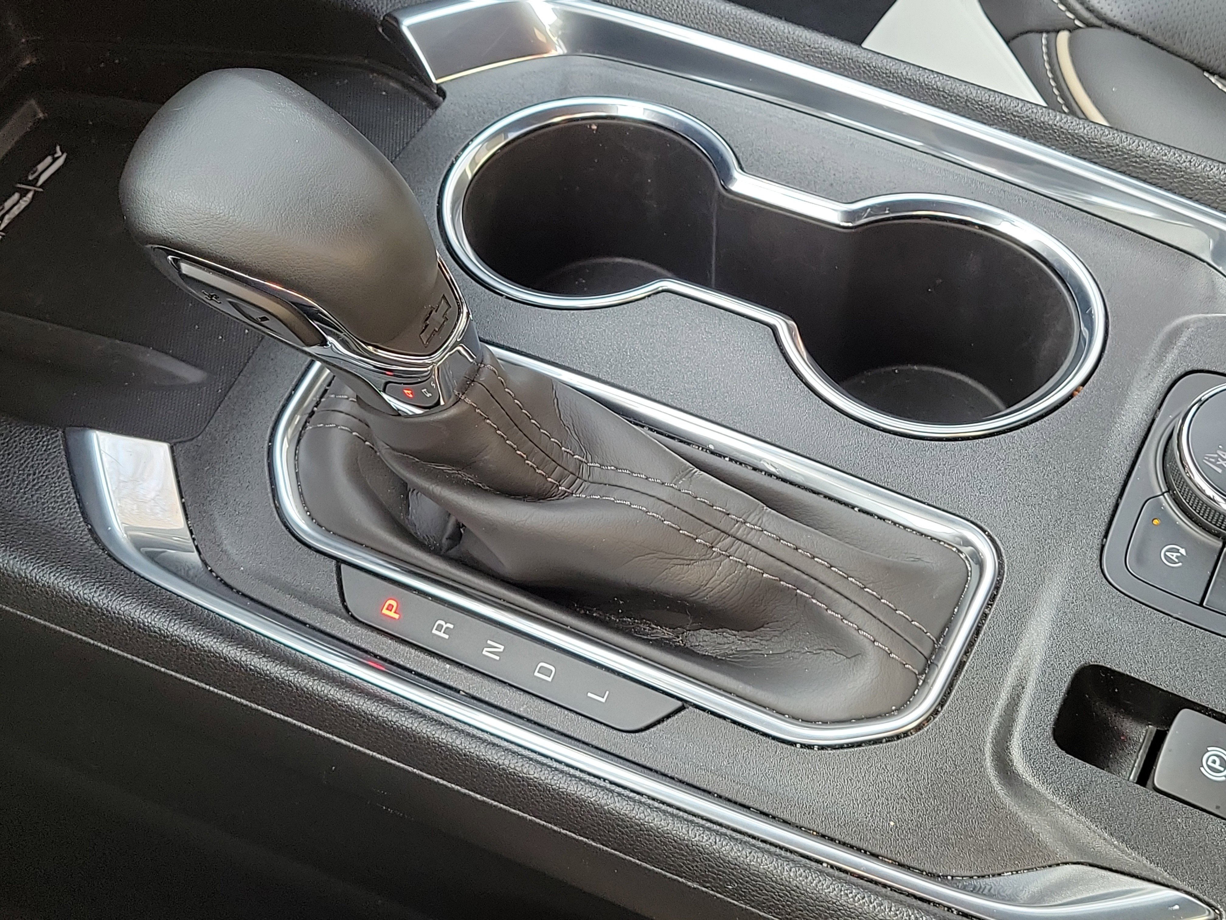 Used 2023 Chevrolet Traverse Premier w/ Redline Edition image 25