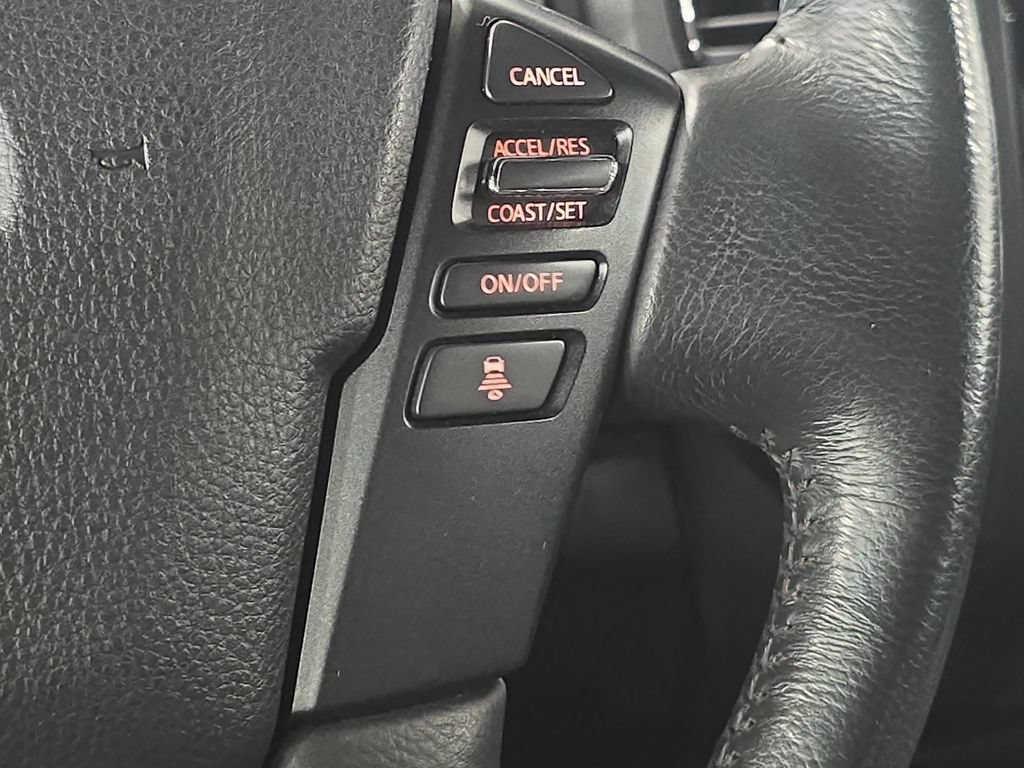 Used 2024 Nissan Titan SV w/ SV Convenience Package RWD image 11