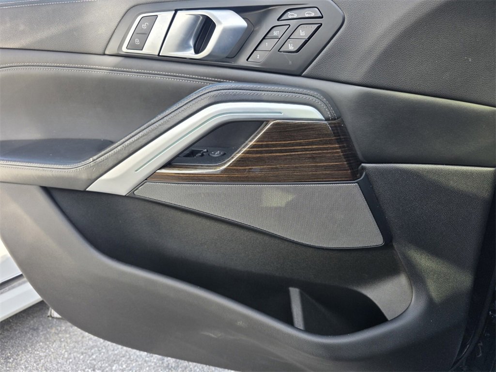 Used 2021 BMW X6 sDrive40i w/ Executive Package image 26