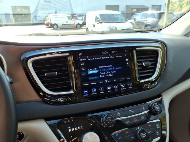 Used 2018 Chrysler Pacifica Touring-L Plus FWD image 23