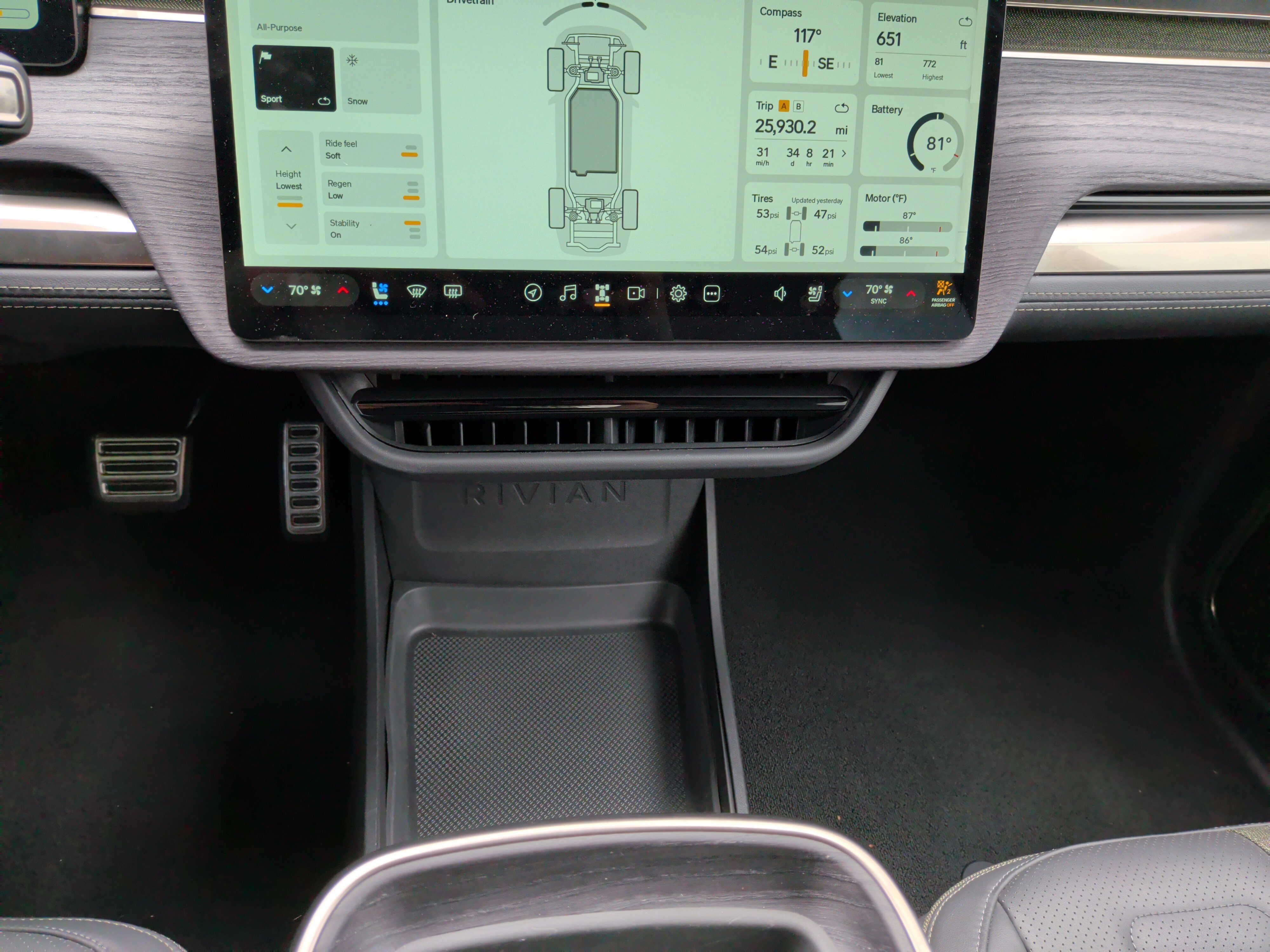 Used 2024 Rivian R1T Adventure image 27