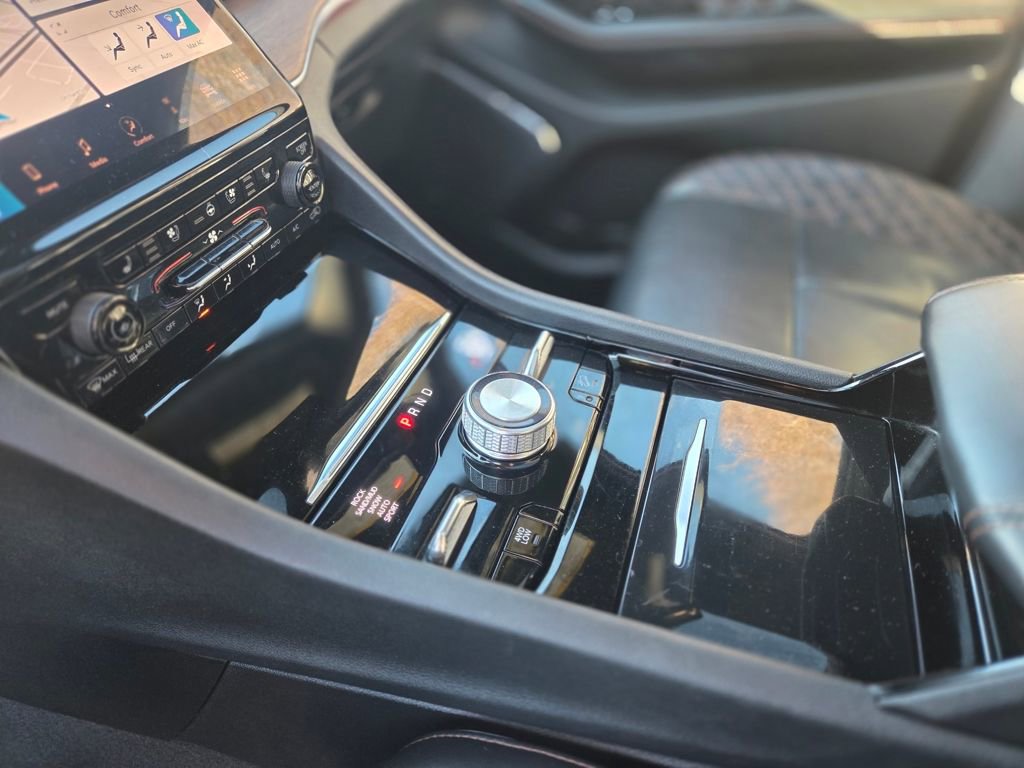 Used 2022 Jeep Grand Cherokee L Summit w/ Luxury Tech Group V AWD/4WD image 17