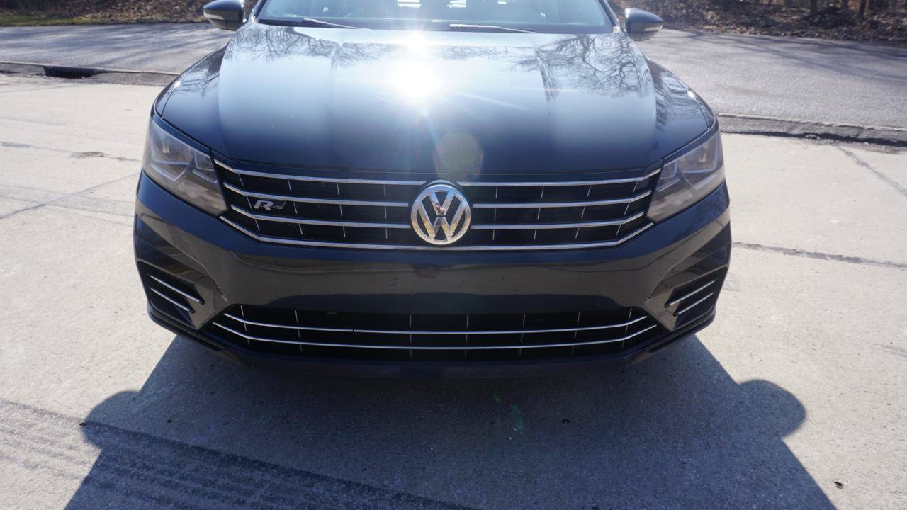 Used 2018 Volkswagen Passat 2.0T R-Line FWD image 7