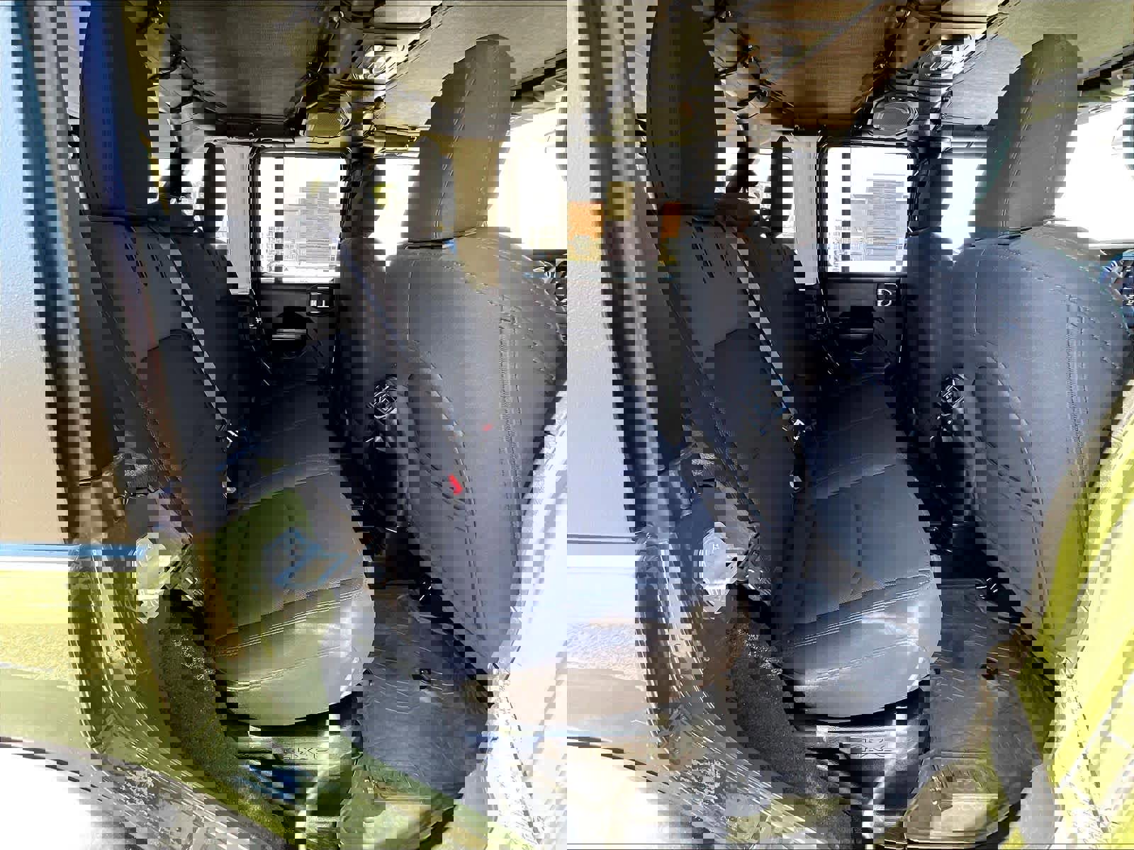 Used 2023 Jeep Wrangler Unlimited w/ Cold Weather Group image 16