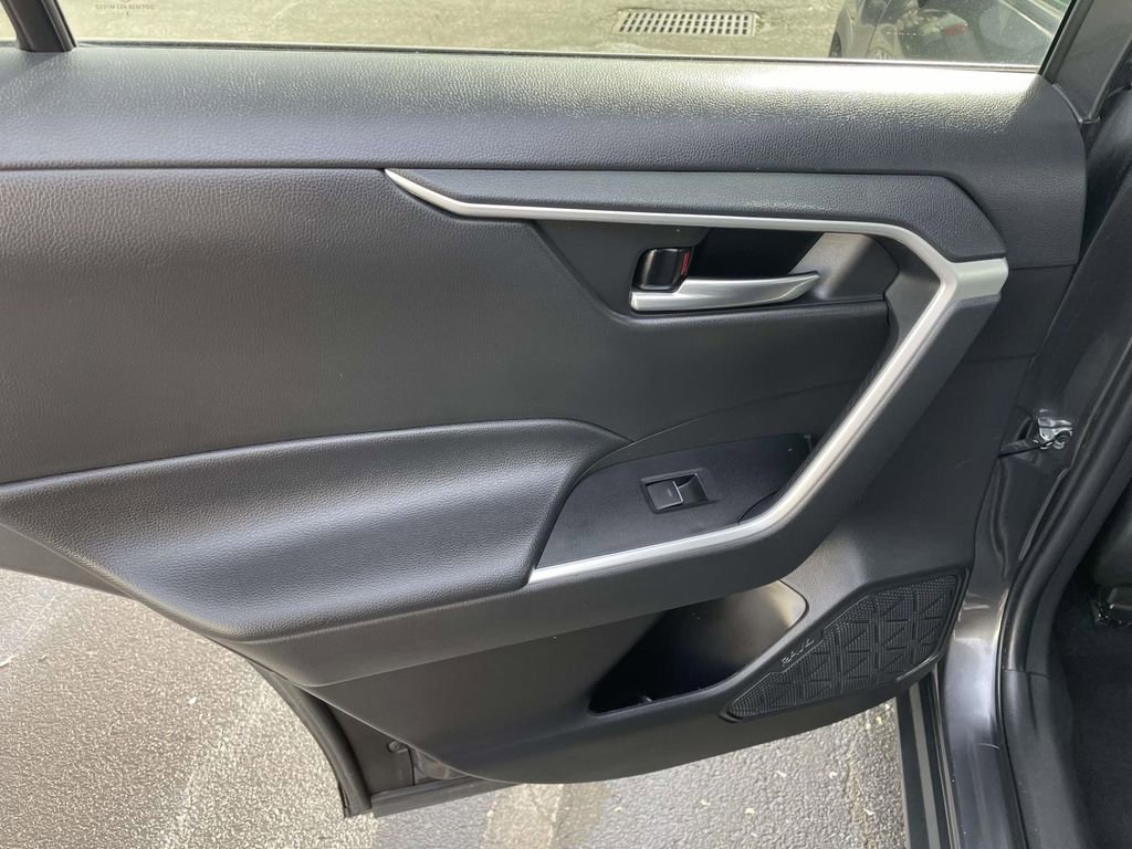 Used 2024 Toyota RAV4 XLE image 21