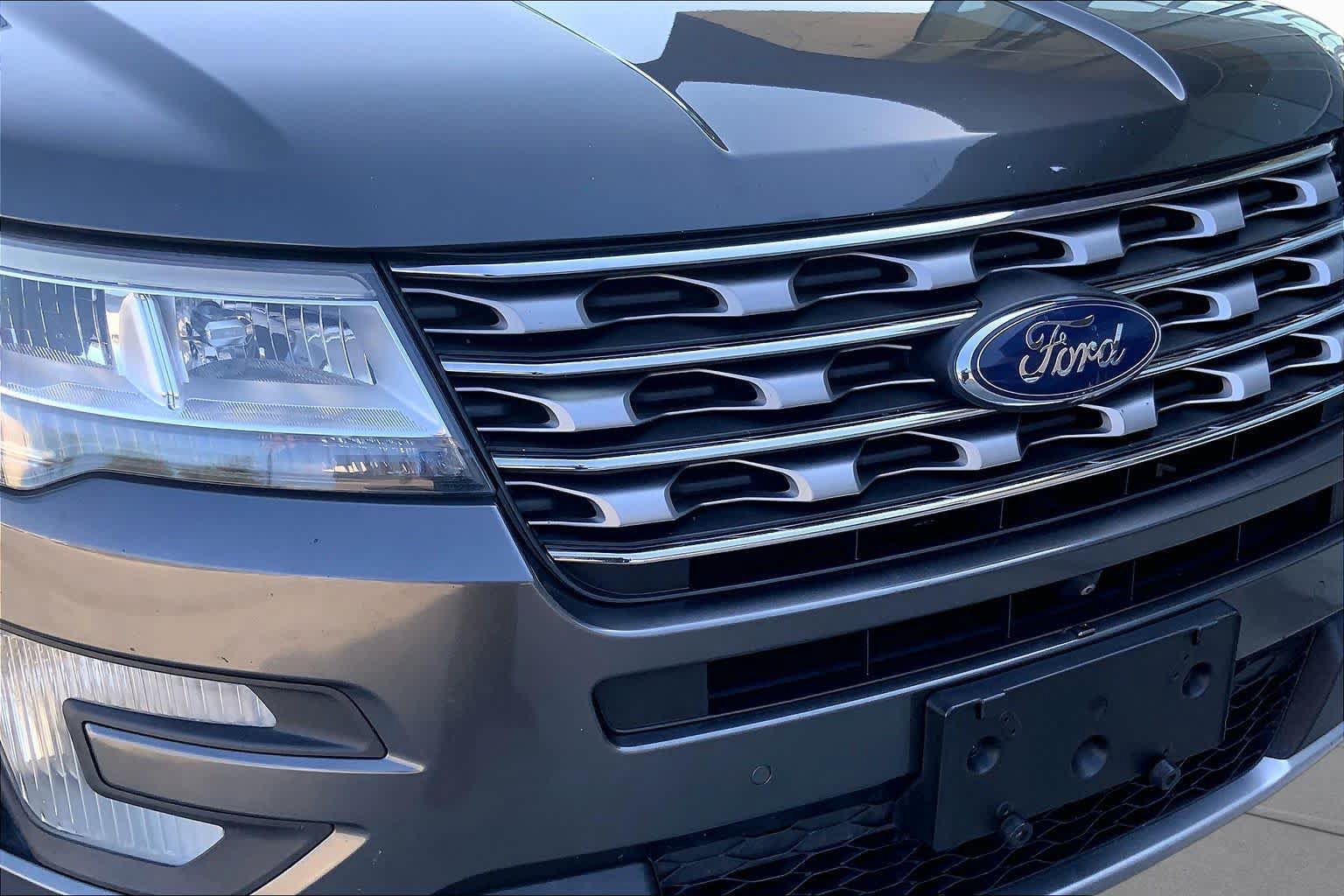 Used 2016 Ford Explorer Limited FWD image 32