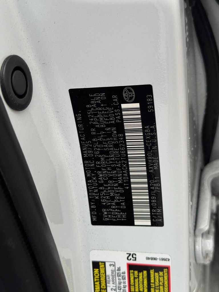 Used 2026 Toyota Camry XLE FWD image 32