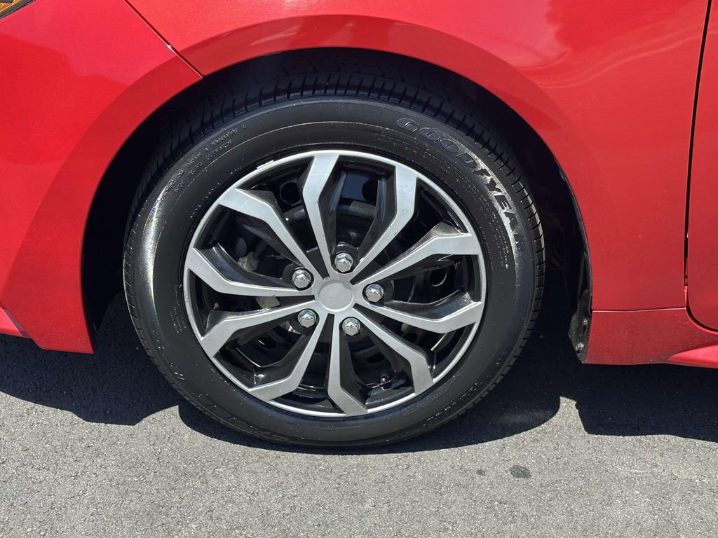 Used 2021 Toyota Corolla LE FWD image 26