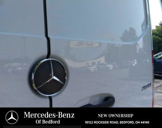 Used 2024 Mercedes-Benz Sprinter 2500 image 2