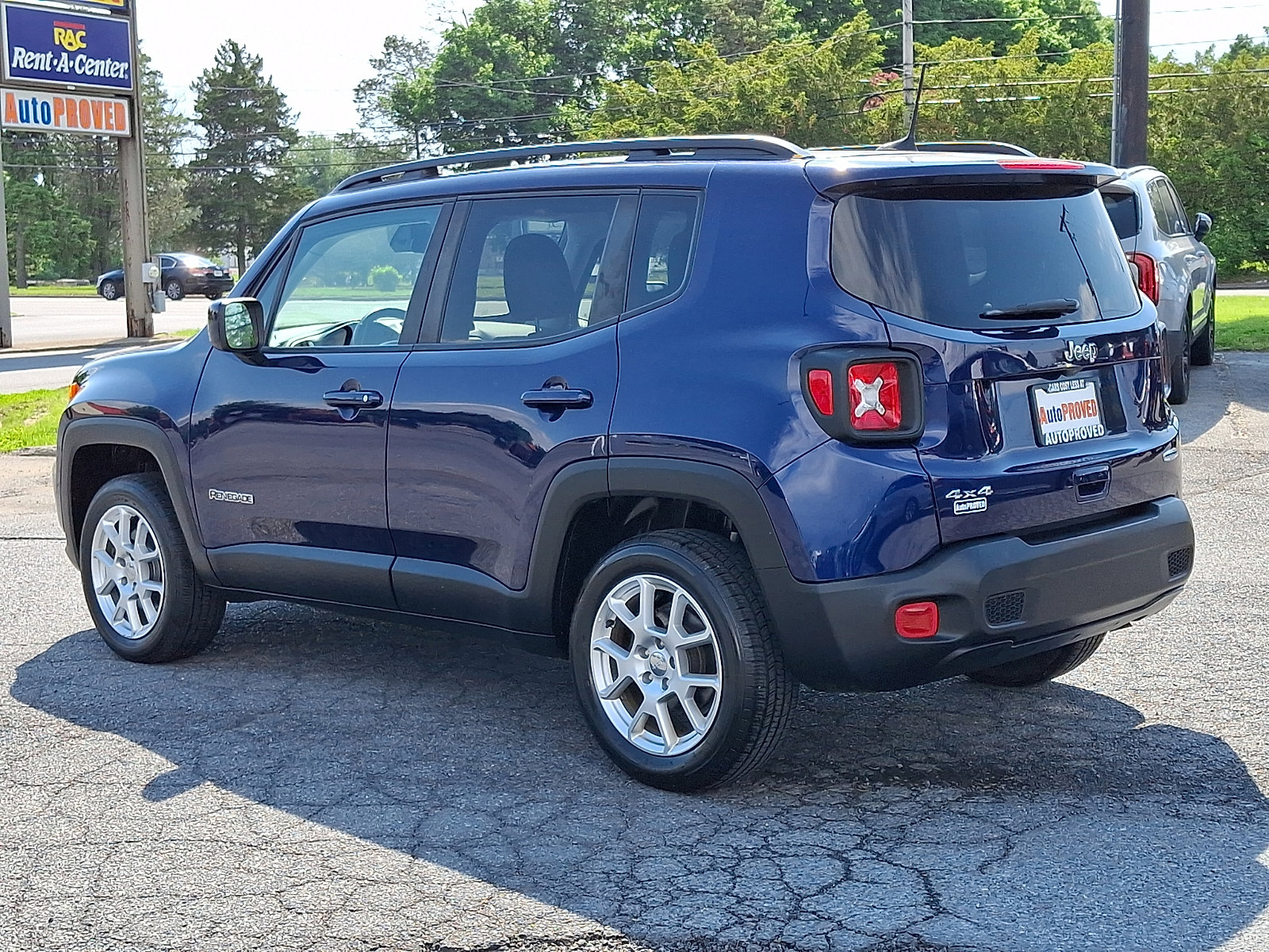 Used 2020 Jeep Renegade Latitude w/ Cold Weather Group AWD/4WD image 4